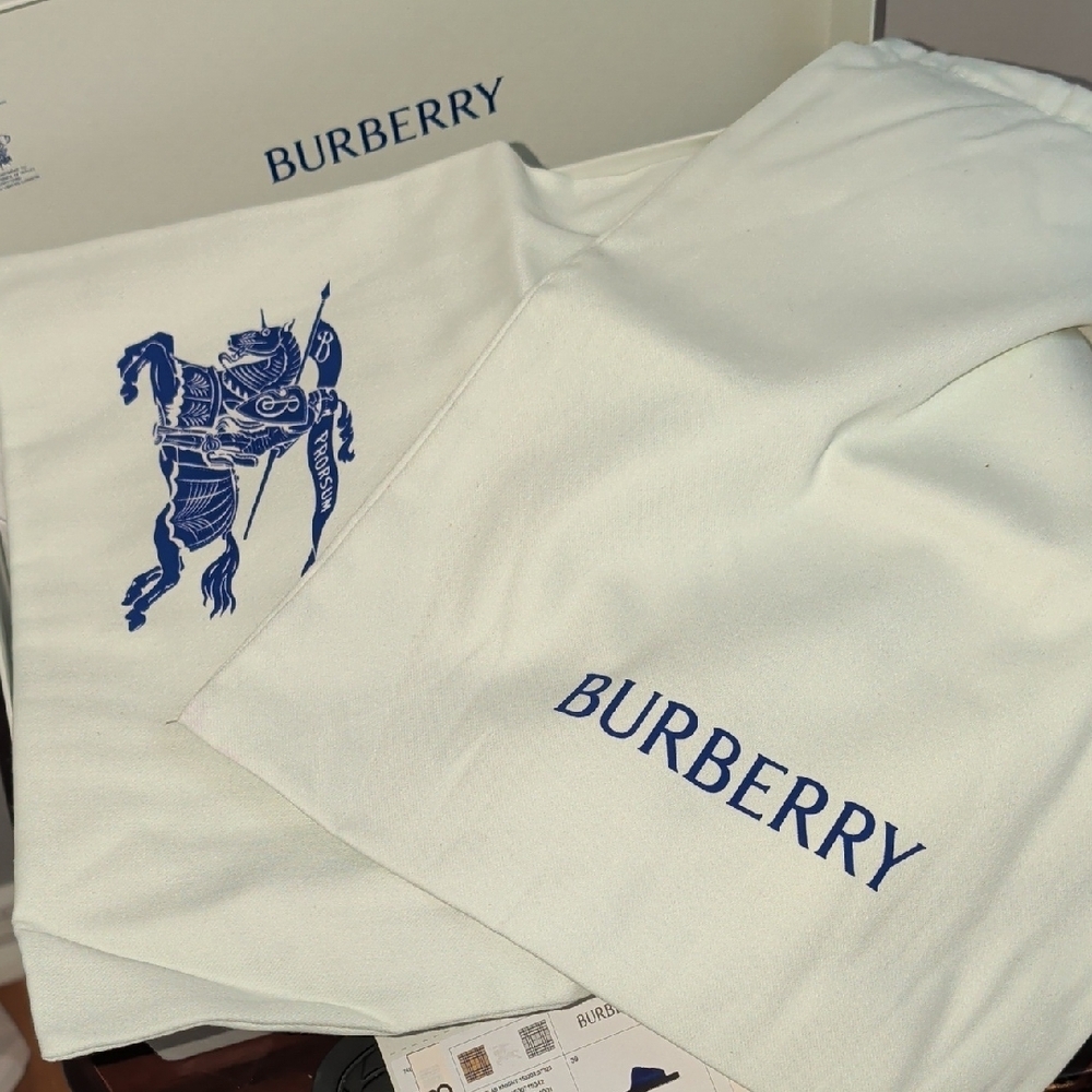 Burberry Men's Puffy Knight Slides - Picture 6 of 6
